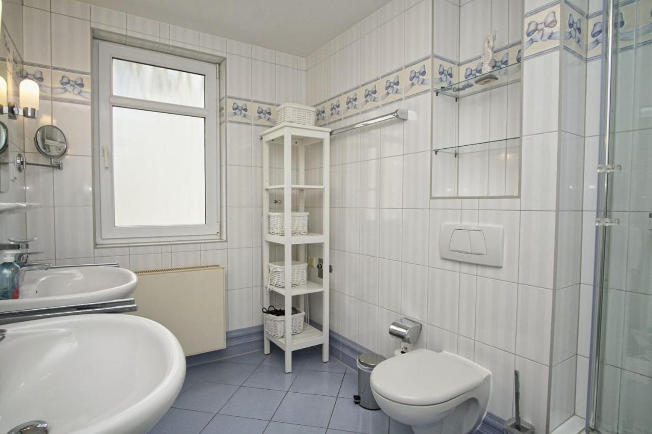 Mit Meerblick Und Balkon, Gratis Nutzung Vom Ahoi Erlebnisbad Und Sauna In Sellin - Meeresblick Fewo 38 غورين المظهر الخارجي الصورة