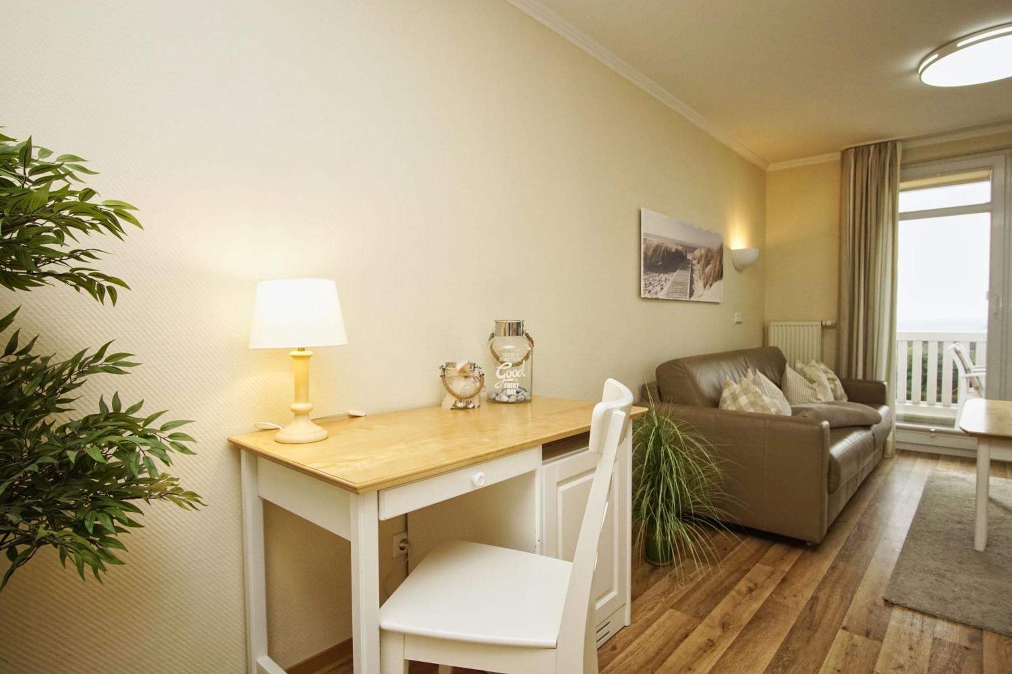 Mit Meerblick Und Balkon, Gratis Nutzung Vom Ahoi Erlebnisbad Und Sauna In Sellin - Meeresblick Fewo 38 غورين المظهر الخارجي الصورة